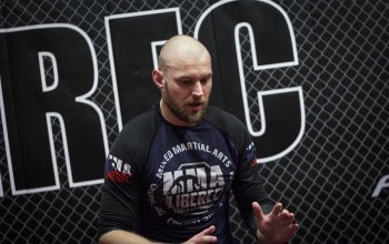 Trénink brazilského Jiu jitsu se zkušeným zápasníkem