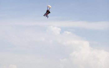 Tandemový seskok padákem