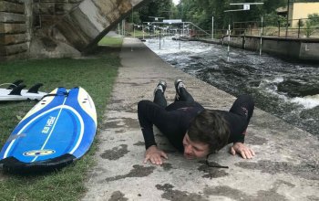 Surfing na řece