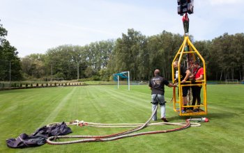 Bungee jumping až 110 metrů z jeřábu