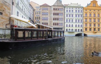 Plavba na lodi pražskými Benátkami Praha