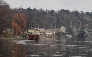 Plavba na lodi pražskými Benátkami Praha