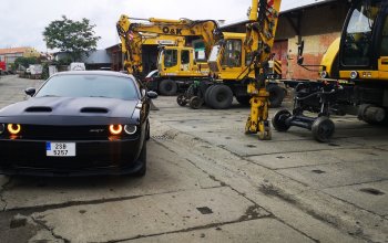 Zážitková jízda autem Dodge Challenger