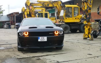 Zážitková jízda autem Dodge Challenger