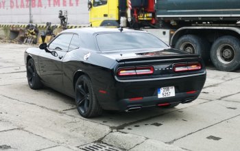 Zážitková jízda autem Dodge Challenger