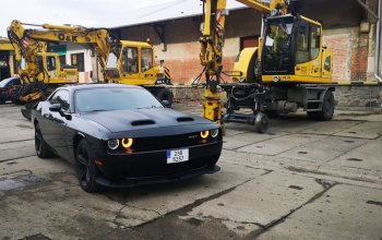 Zážitková jízda autem Dodge Challenger