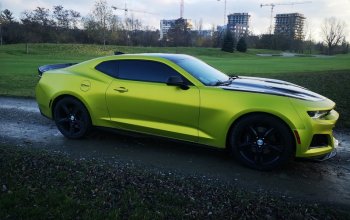 Souboj legend Dodge vs. Camaro