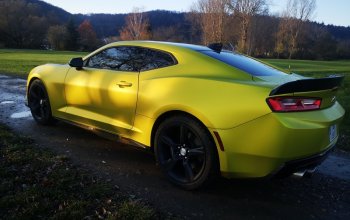 Souboj legend Dodge vs. Camaro