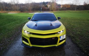 Souboj legend Dodge vs. Camaro