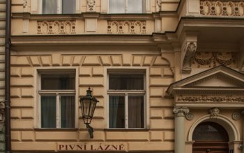 Romantická noc na slámě v pivních lázních Praha