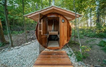 Ubytování v tree housu s vlastní saunou
