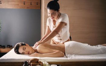 Relaxační thajská masáž konopným olejem