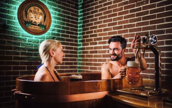 Relaxační pivní koupel pro milovníky piva