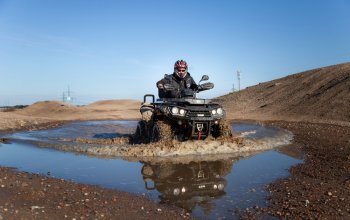 Jízda na čtyřkolce ATV na specializované trati (i pro děti)