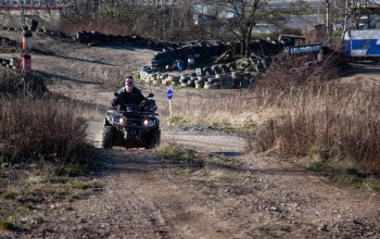 Jízda na čtyřkolce ATV na specializované trati (i pro děti)