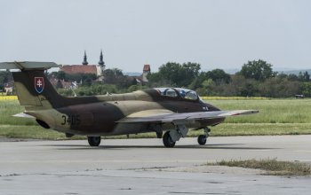 Zážitkový let stíhačkou L-29 Delfín
