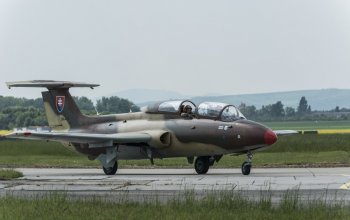 Zážitkový let stíhačkou L-29 Delfín