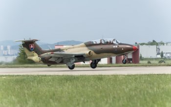 Zážitkový let stíhačkou L-29 Delfín