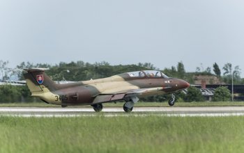 Zážitkový let stíhačkou L-29 Delfín
