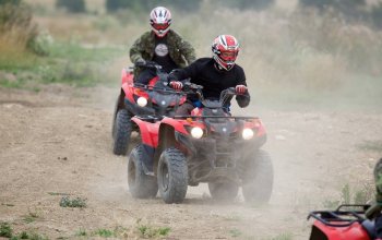 Jízda na čtyřkolce ATV na specializované trati (i pro děti)