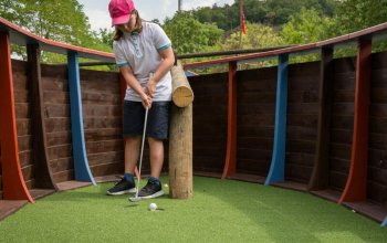 Pirátí zátoka: Adventure minigolf s 27 jamkami Praha
