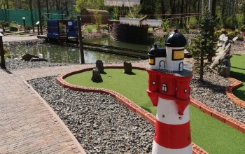 Pirátí zátoka: Adventure minigolf s 27 jamkami Praha