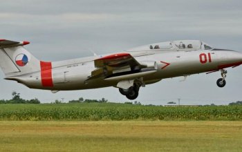 Zážitkový let ve stíhačce L-29 Delfín na Slovensku Zahraničí