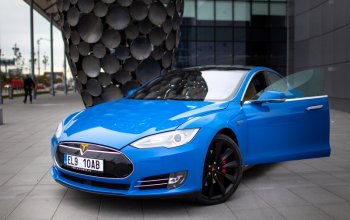 Pronájem elektromobilu Tesla S P85D