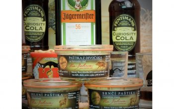 Dárková bedna s páčidlem pro muže Jägermeister Celá ČR