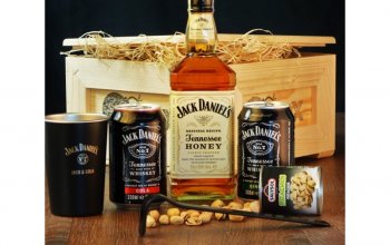 Dárková bedna s páčidlem pro muže Jack Daniel’s Honey Celá ČR