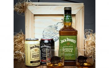Dárková bedna s páčidlem pro muže s whiskey Jack Daniel’s Apple Celá ČR