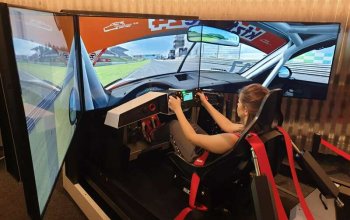 Pohyblivý závodní auto simulátor v Praze