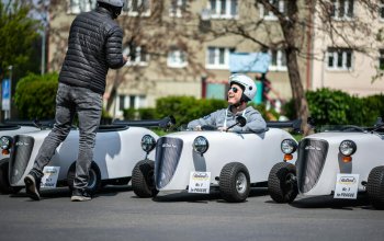 Jízda v mini autech Hot Rod po Praze