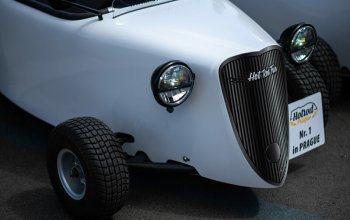 Jízda v mini autech Hot Rod po Praze