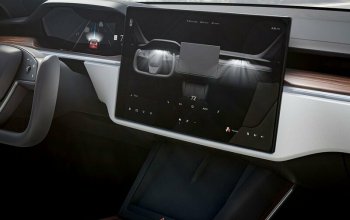 PŘEDPRODEJ: Jízda nejrychlejší Teslou S Plaid