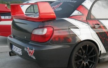 Závodní den se supersporty