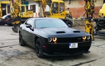 Zážitková jízda autem Dodge Challenger Praha