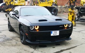 Zážitková jízda autem Dodge Challenger Praha