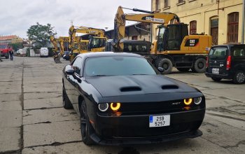 Zážitková jízda autem Dodge Challenger
