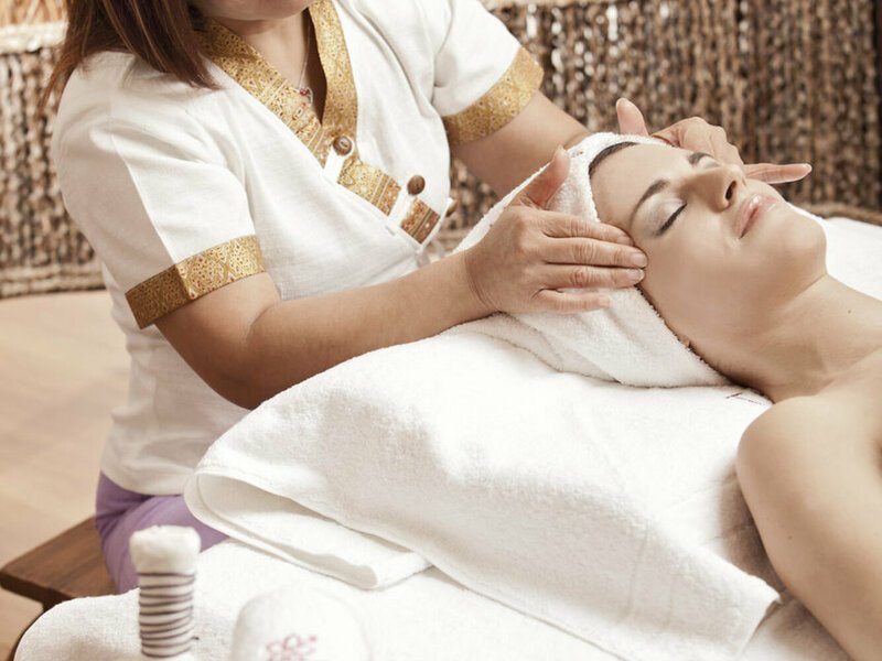 Relaxační thajská masáž konopným olejem Praha