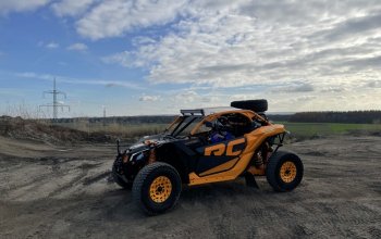 Jízda v buggy CAN-AM Maverick X Praha