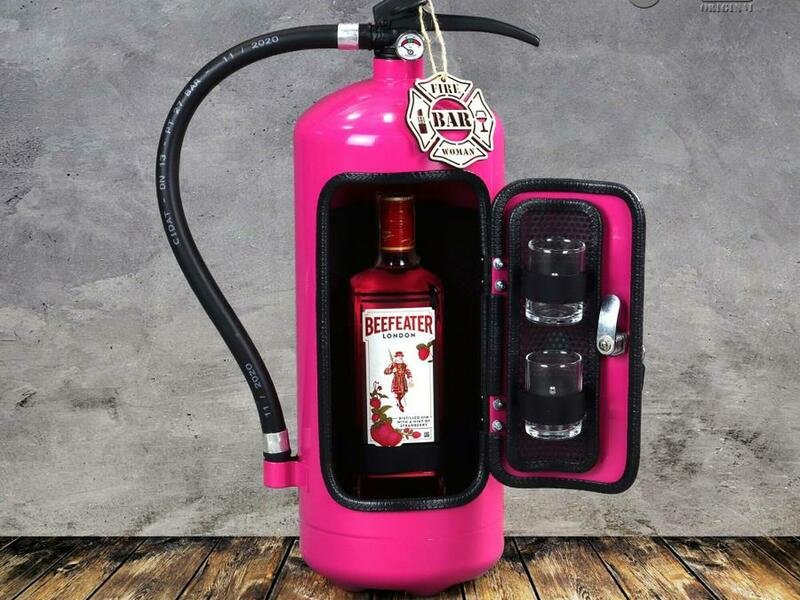 Hasicí bar s láhví alkoholu: Růžový