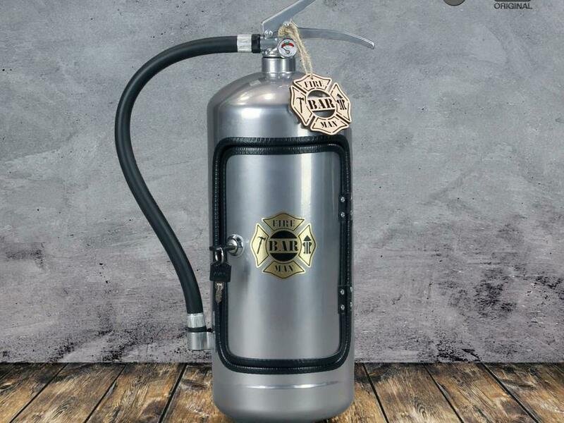 Hasicí bar s láhví alkoholu: Chromový