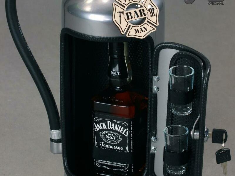 Hasicí bar s láhví alkoholu: Chromový