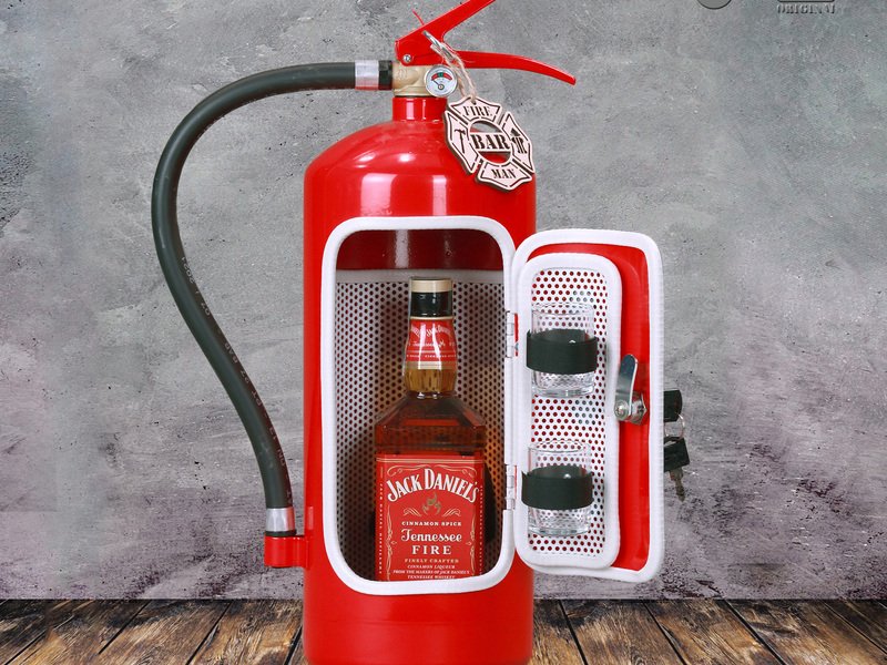 Hasicí bar s láhví alkoholu: Červeno-bílý