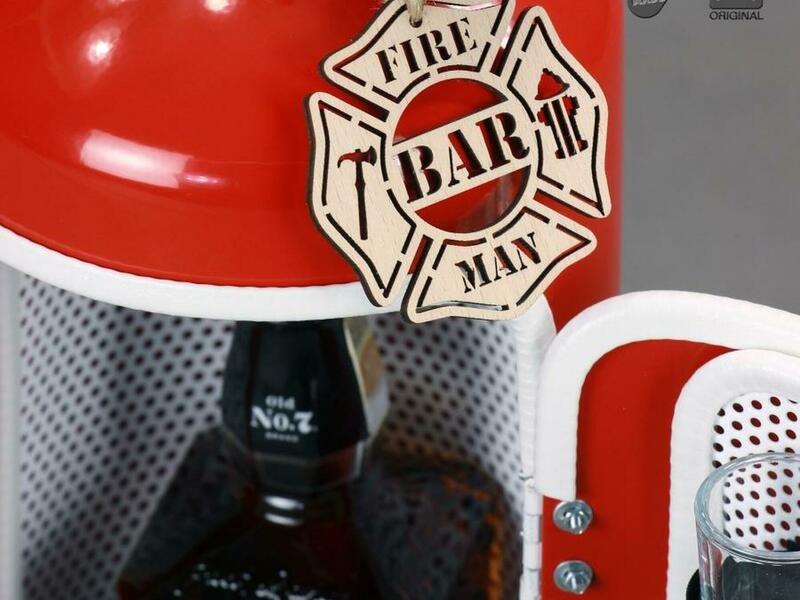 Hasicí bar s láhví alkoholu: Červeno-bílý