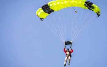 Základní výcvik volného pádu IAFF ze 4 000 m