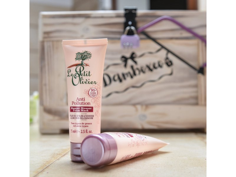 Dámská dárková truhla s pleťovou kosmetikou Celá ČR