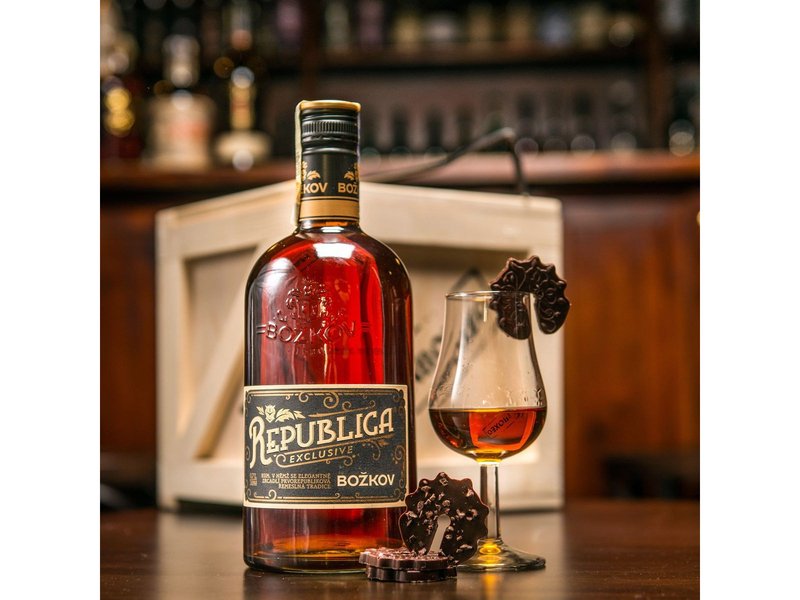 Originální dárková bedna s rumem Republica Celá ČR