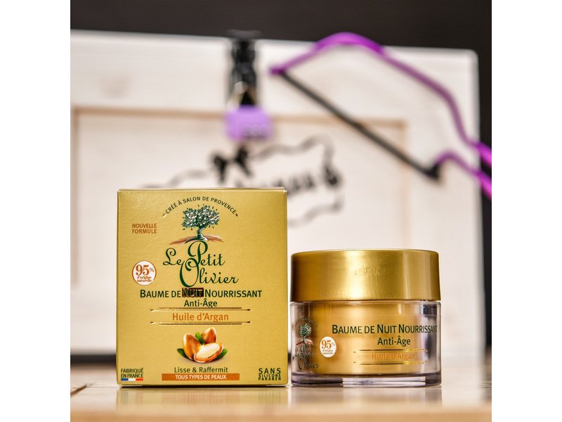 Dámská dárková truhla s pleťovou kosmetikou Celá ČR